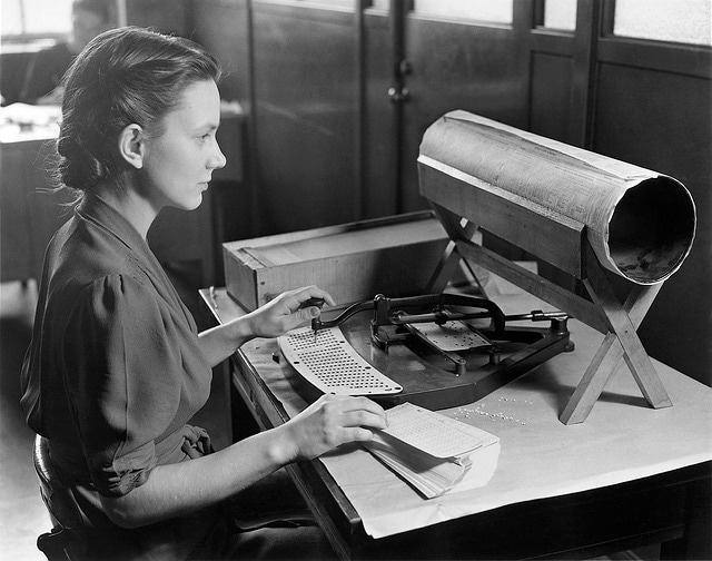 Hole Kartenlocher Data Processing Punch Cards